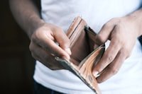 Por que ganhar mais dinheiro não resolve sua vida financeira