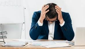Por que você nunca consegue manter o controle financeiro e como resolver